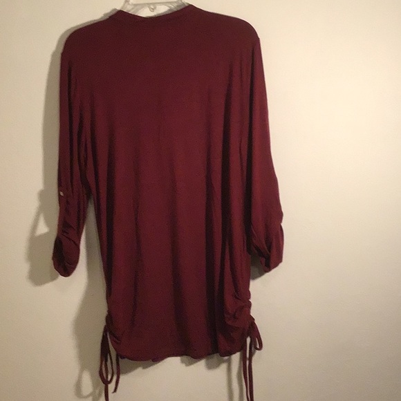 Outad, top. - Picture 2 of 3